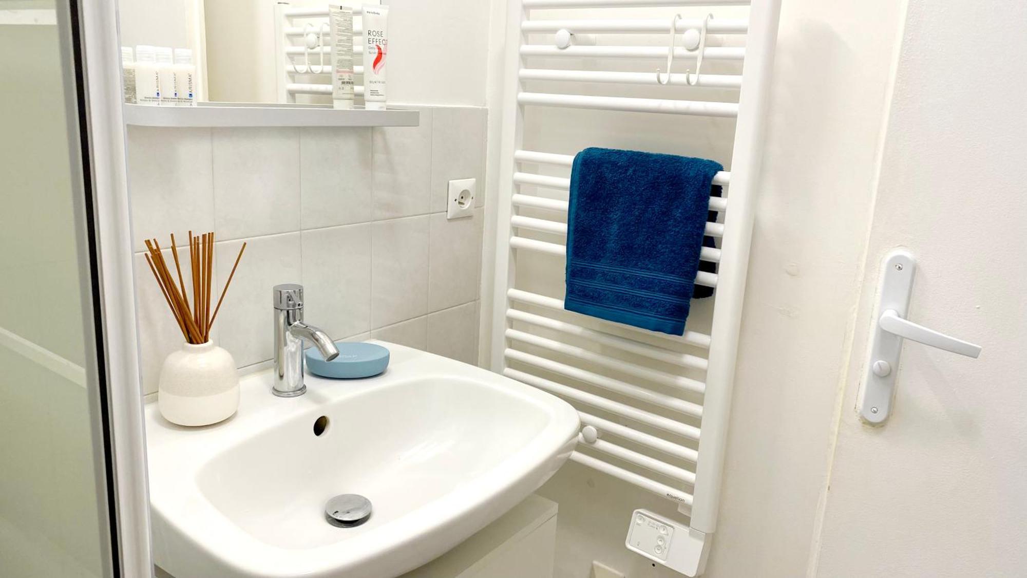 Studio Cosy Au Pied De La Gare De Cergy Le Haut - 35 Min De Paris Apartamento Exterior foto